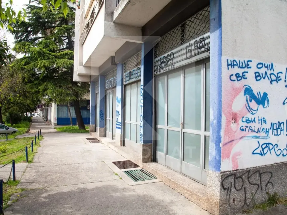 Rent, office space, 122m², Autobuska stanica, Podgorica