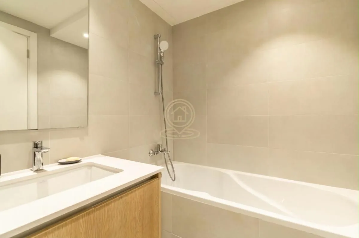 Izdavanje, trosoban stan, 87m², Savski Venac, Beograd