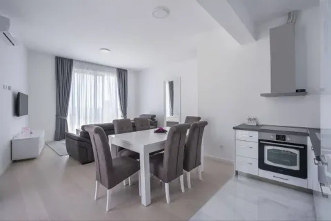 Rent, two bedroom apartment, 55m², Bečići, Budva - image 3