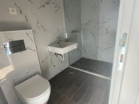 Prodaja, trosoban stan, 90m², Gorica C, Podgorica - image 2