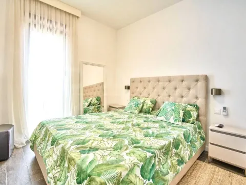 Rent, two bedroom apartment, 62m², Tivat, Crna Gora - image 2