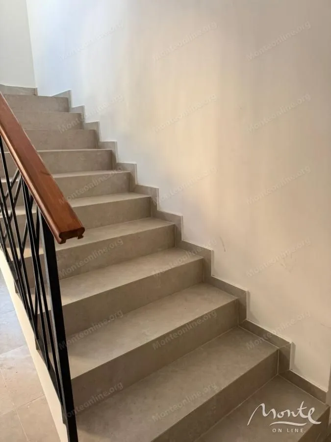 Prodaja, dvosoban stan, 113m², Tivat, Crna Gora
