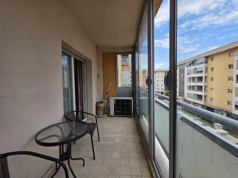 Prodaja, stan, 70m², City Kvart, Podgorica - image 14