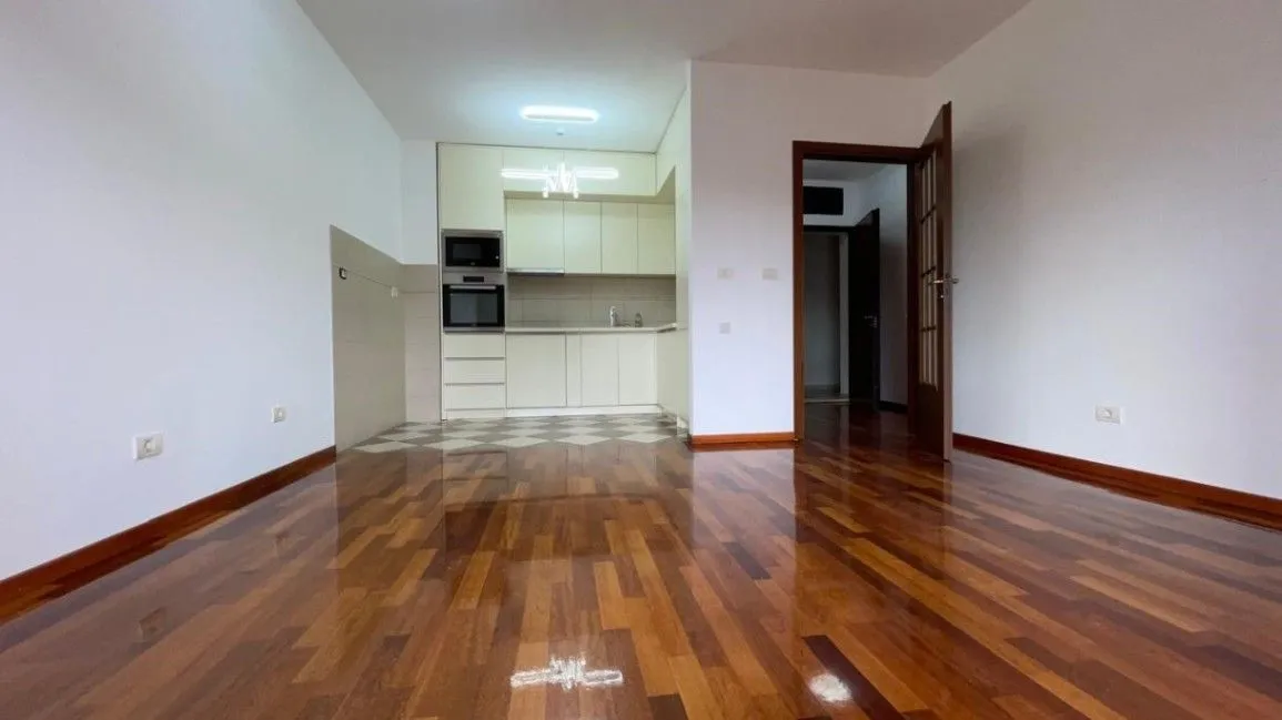 Izdavanje, dvosoban stan, 76m², City Kvart, Podgorica