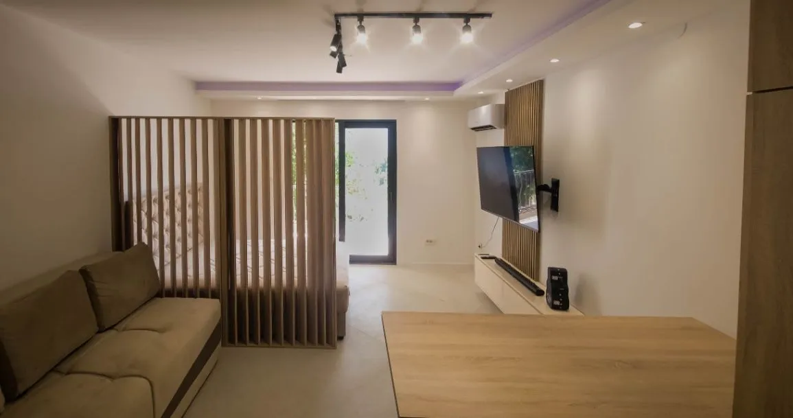 Izdavanje, jednosoban stan, 38m², Sveta Vrača, Kotor