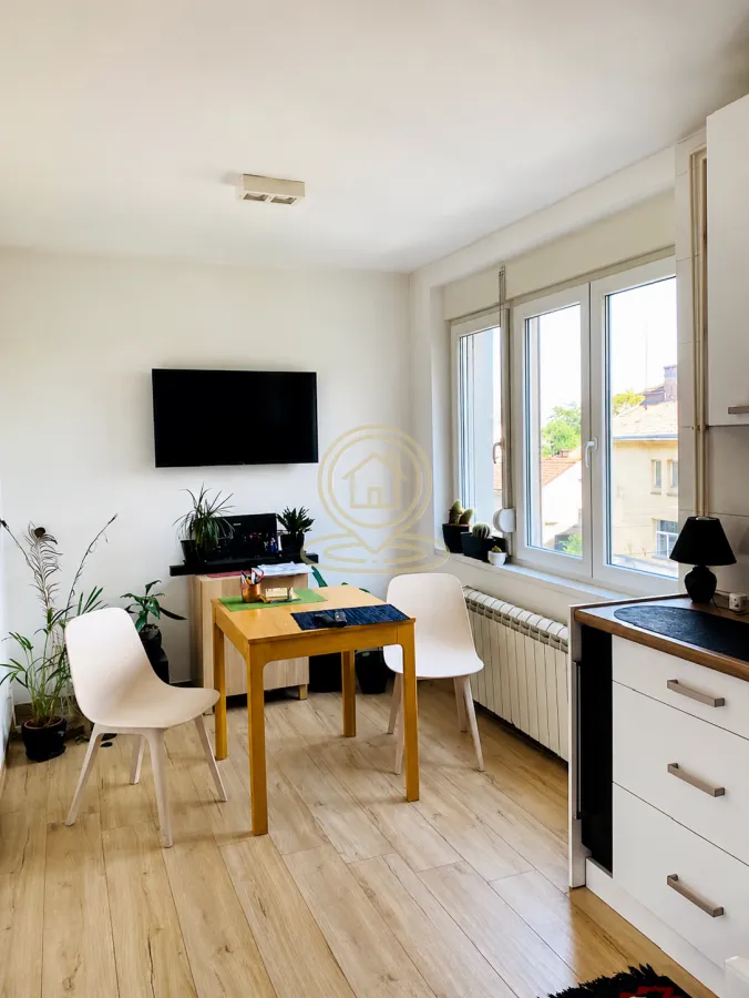Rent, two bedroom apartment, 43m², Stari Grad, Beograd