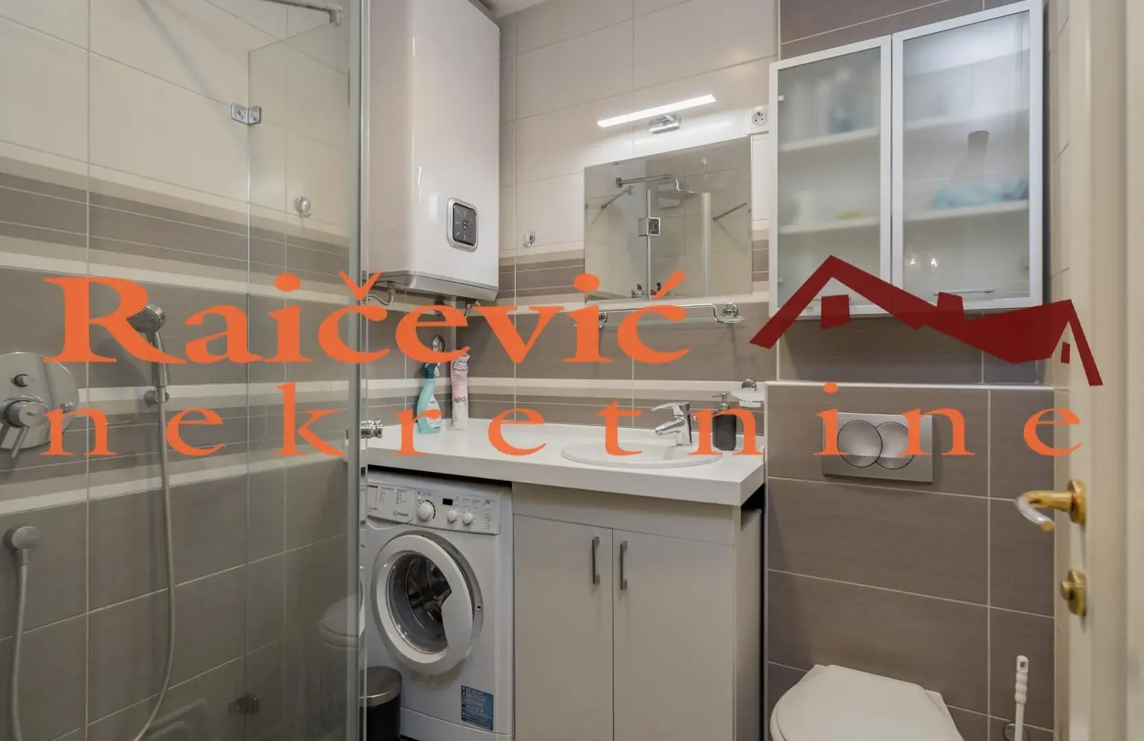 Prodaja, dvosoban stan, 62m², Centar, Stara Pazova