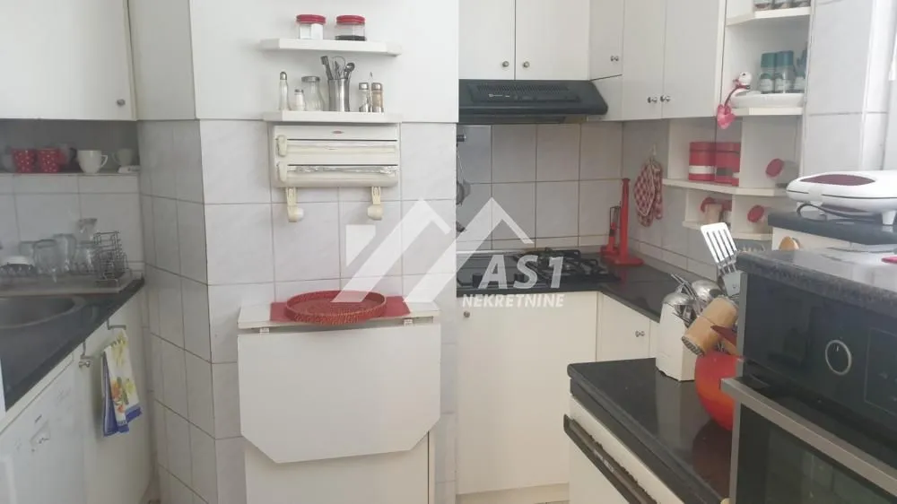 Izdavanje, trosoban stan, 65m², Grbavica, Novi Sad Sve Podlokacije