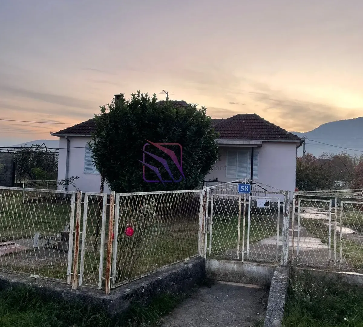 Prodaja, kuća, 80m², Botun, Podgorica