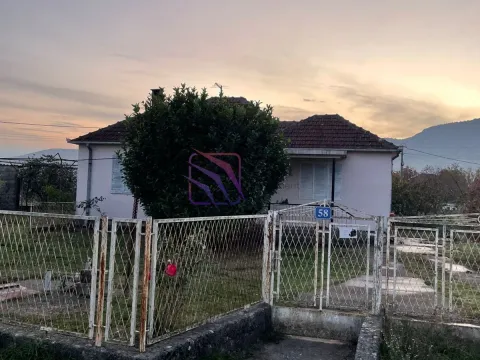 Prodaja, kuća, 80m², Botun, Podgorica - image 1