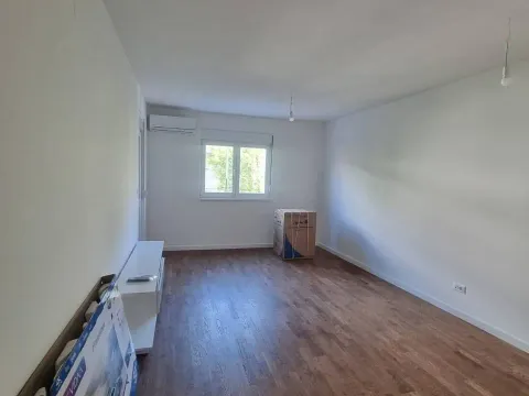 Izdavanje, jednosoban stan, 46m², Stari Aerodrom, Podgorica - image 2