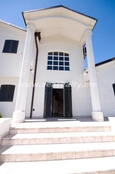 Sale, house, 460m², Zagorič, Podgorica