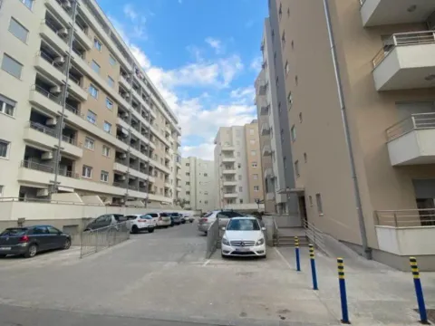 Izdavanje, garsonjera, 32m², Maslinjak, Budva - image 2