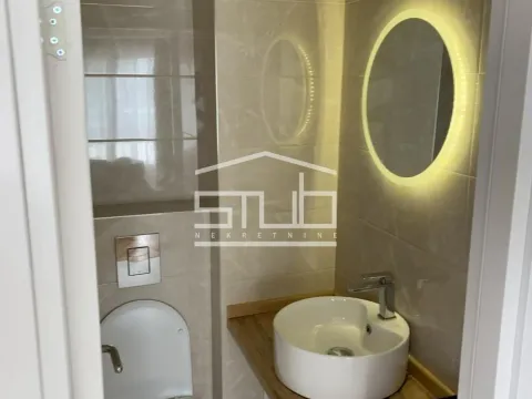 Izdavanje, trosoban stan, 75m², Savski Venac, Beograd - image 13