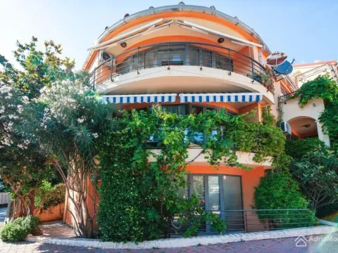 Sale, one bedroom apartment, 55m², Bečići, Budva - image 15