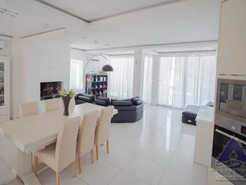 Sale, house, 525m², Radovići, Tivat - image 16