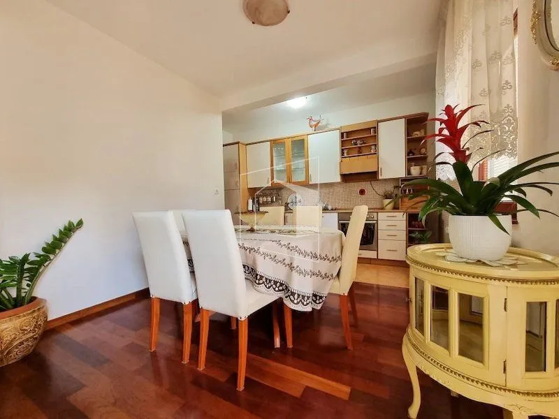 Rent, apartment, 100m², Gorica C, Podgorica