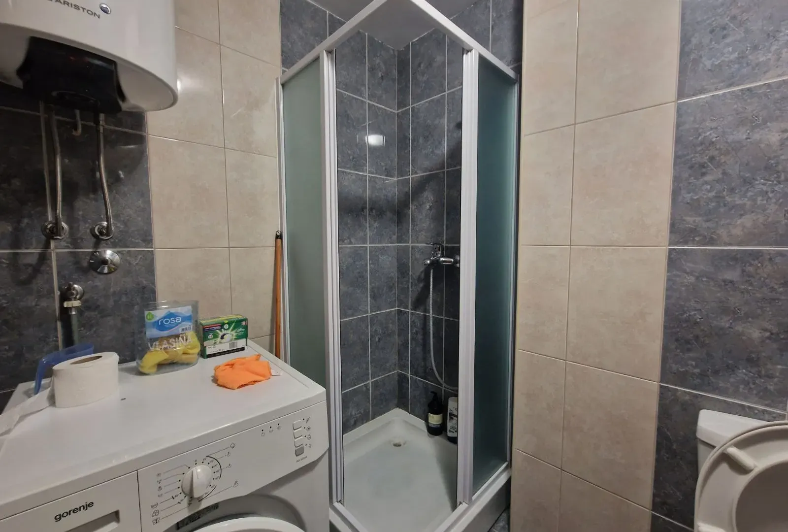 Izdavanje, garsonjera, 35m², Budva, Crna Gora