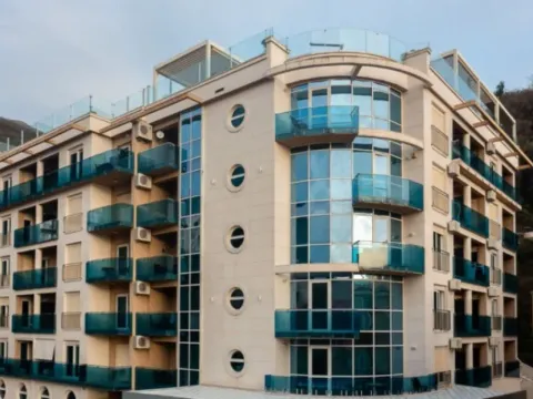 Izdavanje, dvosoban stan, 100m², Pržno, Budva - image 9