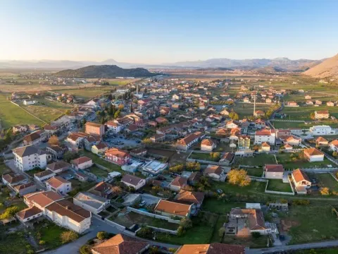 Kuća in Tuzi