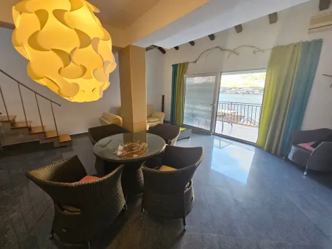 Sale, four bedroom apartment, 115m², Muo, Kotor - image 10