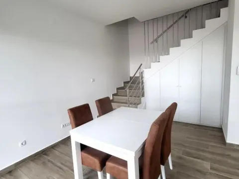 Stan in Zemun Sve Podlokacije