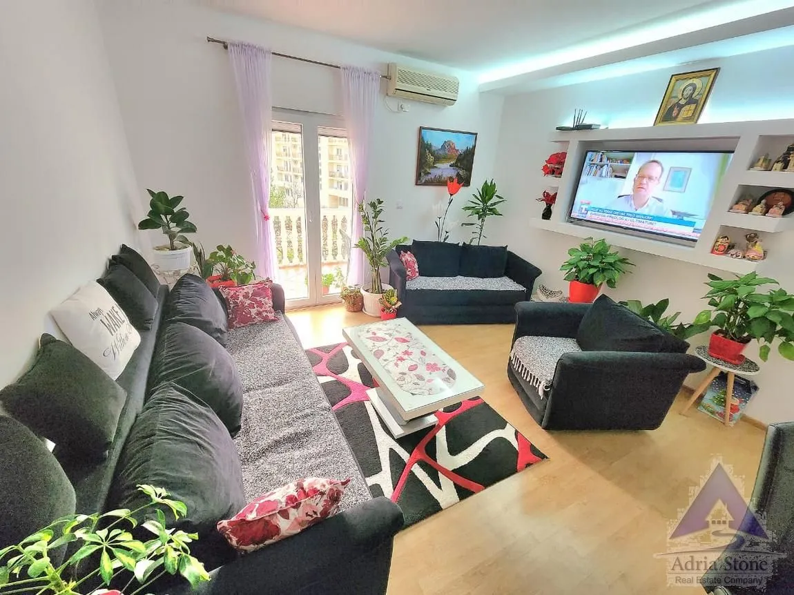 Sale, three bedroom apartment, 114m², Podkošljun, Budva