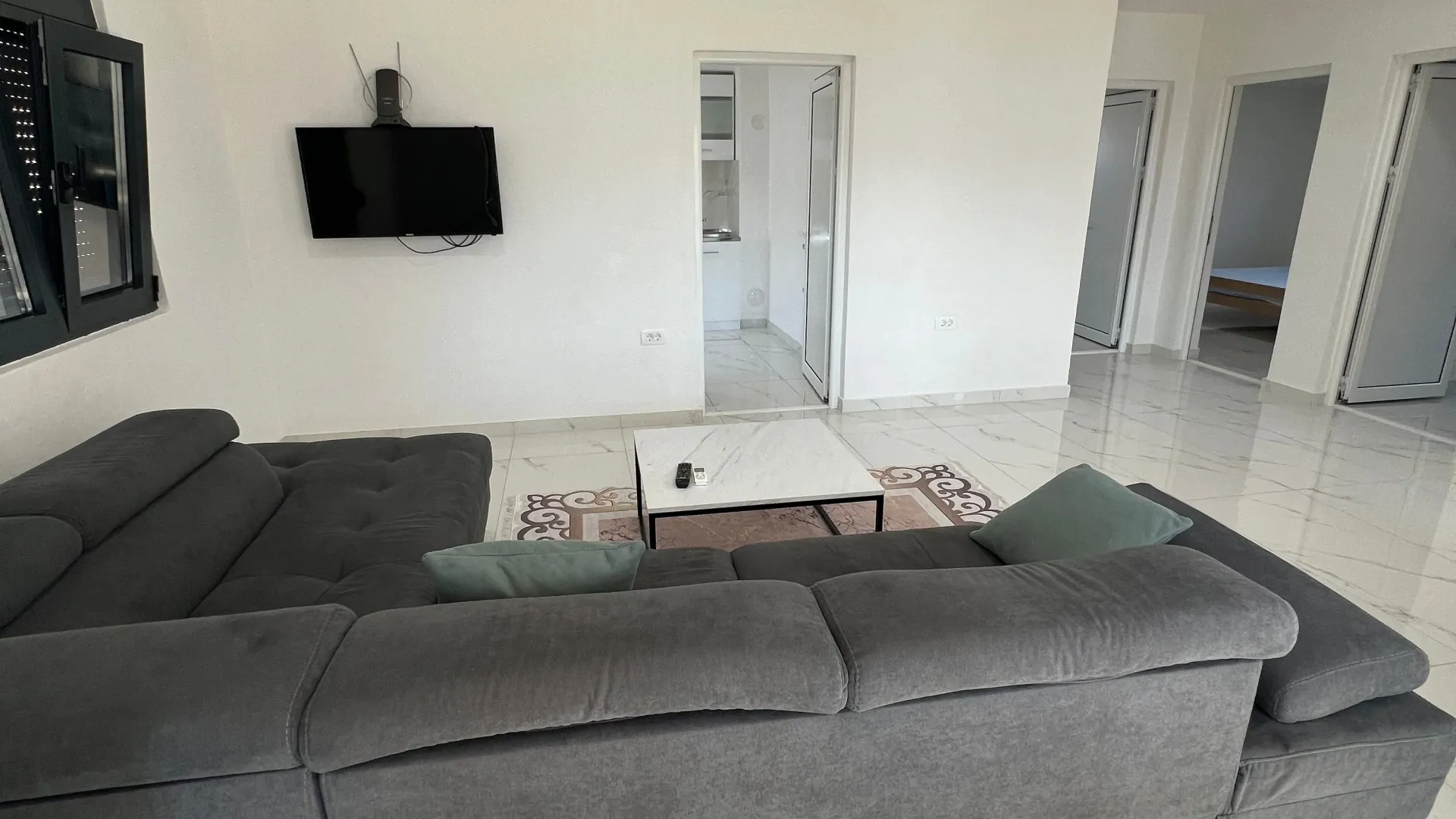 Rent, two bedroom apartment, 85m², Tomba, Bar