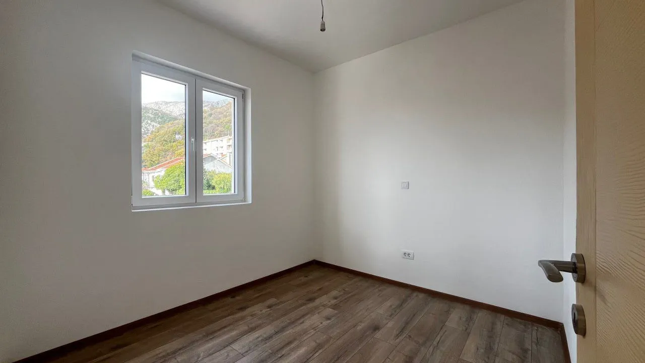 Sale, two bedroom apartment, 54m², Petrovac, Budva