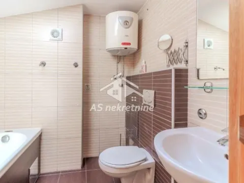 Izdavanje, trosoban stan, 128m², Stari Grad, Beograd - image 18