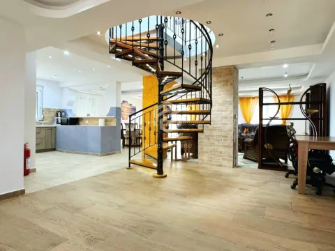 Rent, three bedroom apartment, 160m², Tivat, Crna Gora - image 14