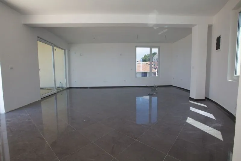 Sale, house, 404m², Utjeha, Bar