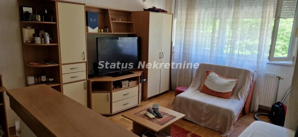 Izdavanje, garsonjera, 25m², Bulevar Oslobodjenja, Novi Sad Sve Podlokacije