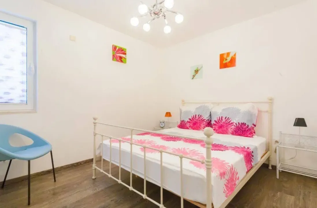 Sale, one bedroom apartment, 53m², Sveti Stefan, Budva