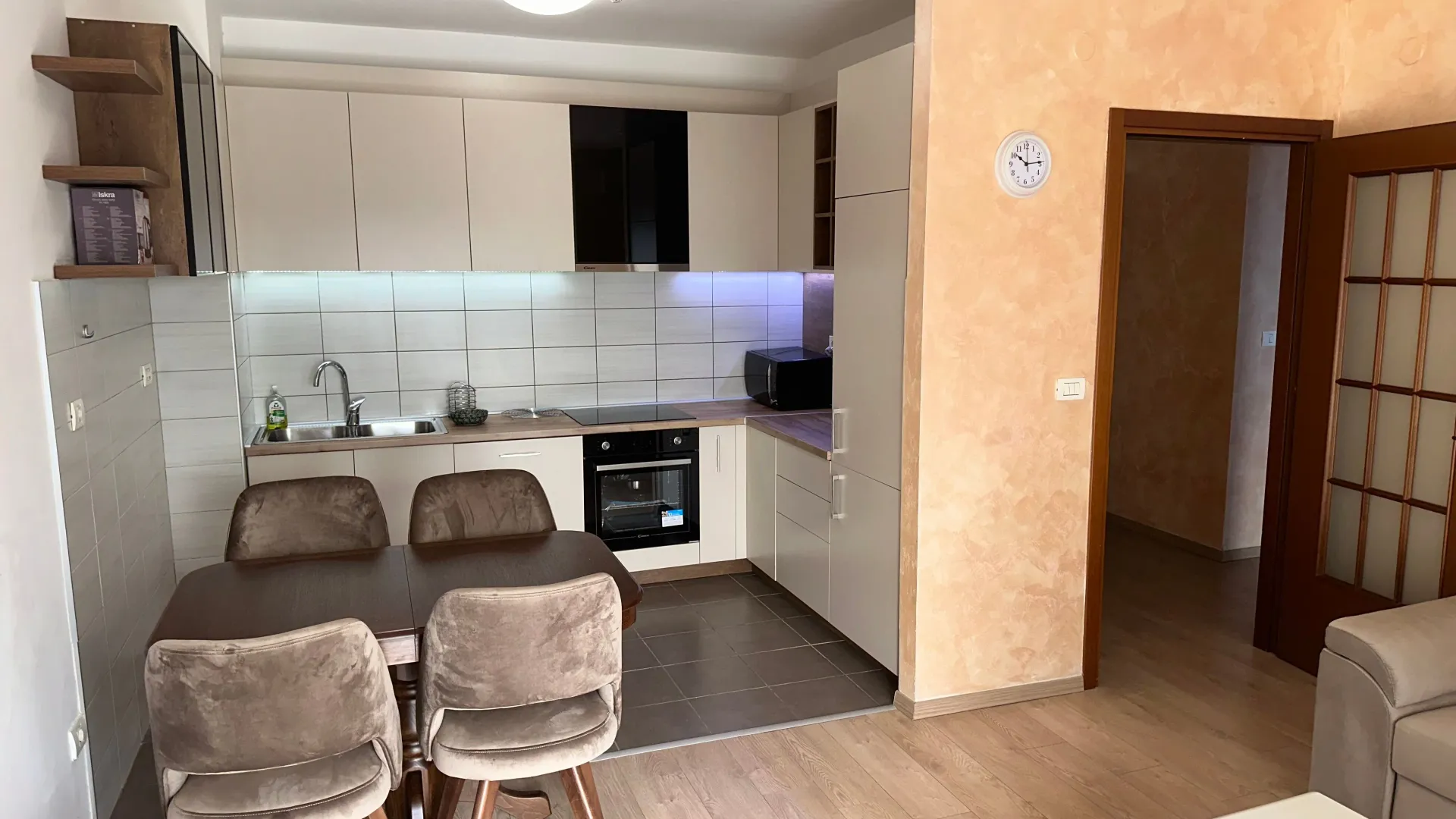 Izdavanje, dvosoban stan, 75m², City Kvart, Podgorica