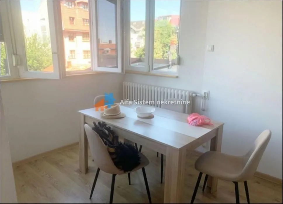Izdavanje, dvosoban stan, 51m², Kalenić Pijaca, Vračar Sve Podlokacije