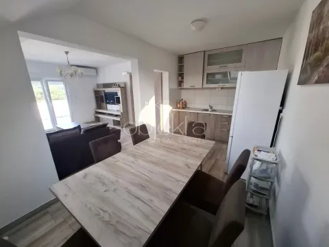 Izdavanje, stan, 65m², Tivat, Crna Gora - image 2