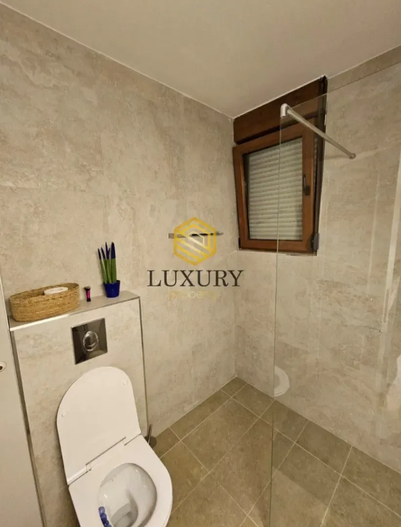 Prodaja, trosoban stan, 97m², 1 maj, Podgorica