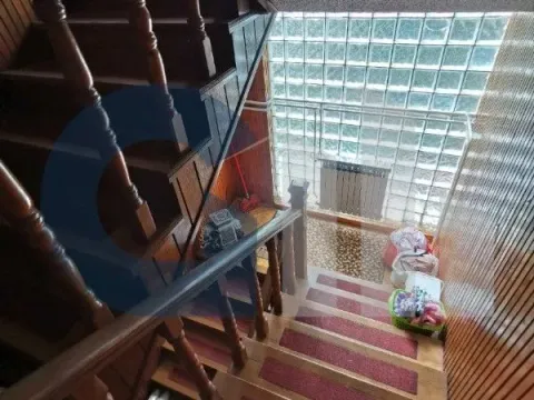 Sale, house, 300m², Zemun Ugrinovci, Zemun Sve Podlokacije - image 9