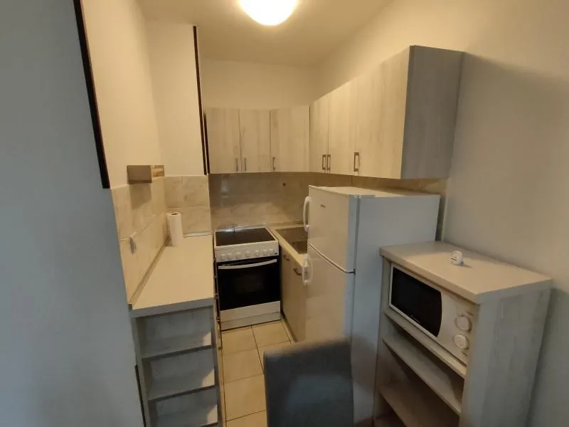 Izdavanje, jednosoban stan, 35m², Grbavica, Novi Sad Sve Podlokacije