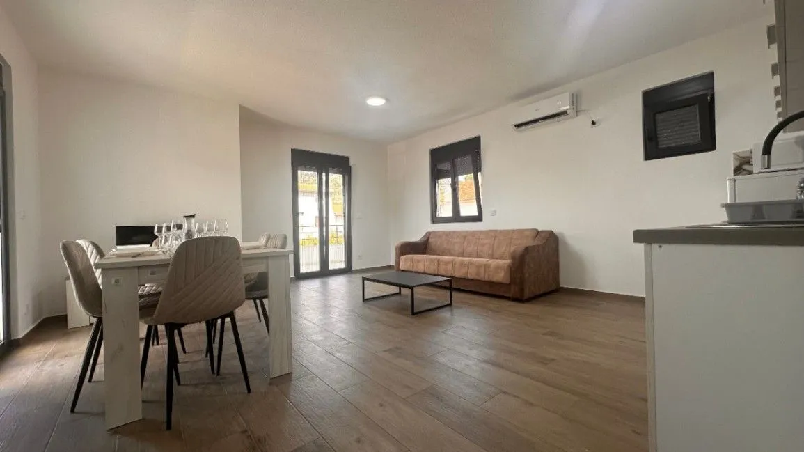 Rent, house, 238m², Dobre Vode, Bar