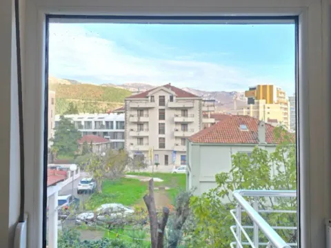 Izdavanje, jednosoban stan, 40m², Gospoština, Budva - image 10