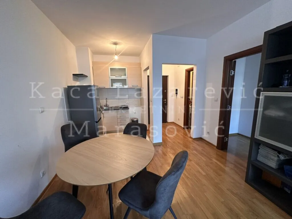 Prodaja, dvosoban stan, 40m², Kluz, Zvezdara Sve Podlokacije