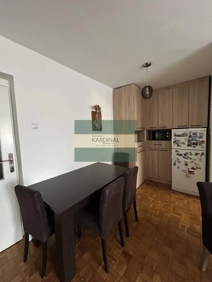 Prodaja, dvosoban stan, 43m², Adamovićevo Naselje, Novi Sad Sve Podlokacije