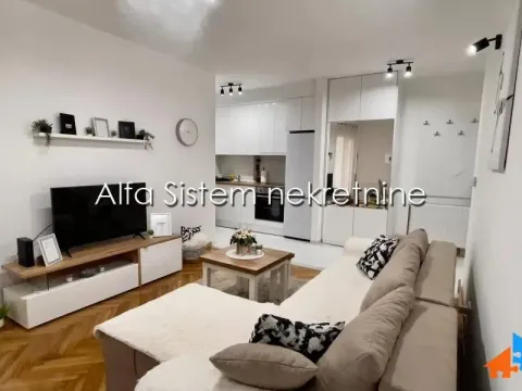 Stan in Vračar Sve Podlokacije
