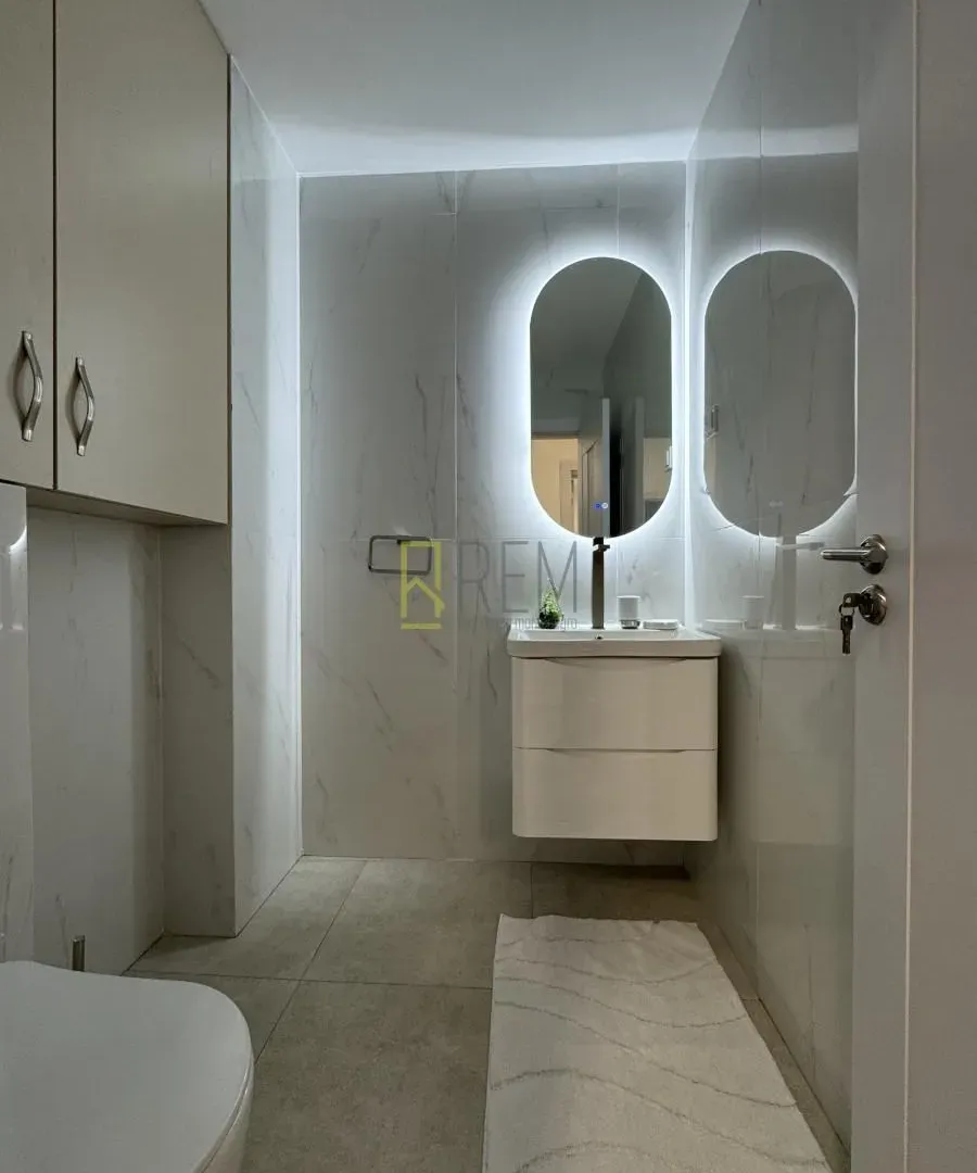 Sale, two bedroom apartment, 74m², Bečići, Budva