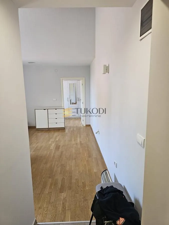 Izdavanje, dvosoban stan, 40m², Zemun Novi Grad, Zemun Sve Podlokacije