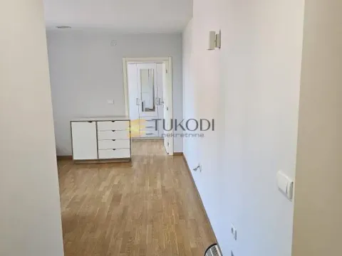 Izdavanje, dvosoban stan, 40m², Zemun Novi Grad, Zemun Sve Podlokacije - image 4