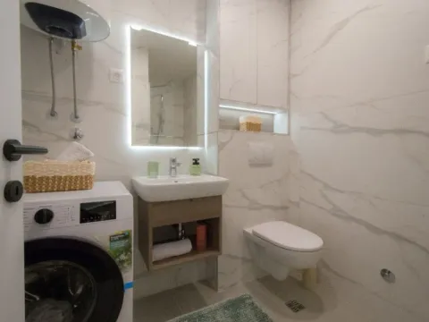 Izdavanje, jednosoban stan, 47m², Stari Aerodrom, Podgorica - image 13