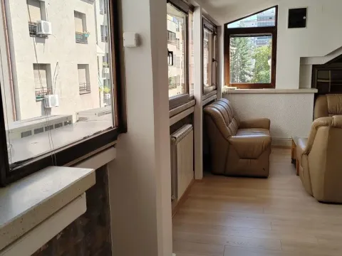 Izdavanje, poslovni prostor, 166m², Kalenić Pijaca, Vračar Sve Podlokacije - image 5